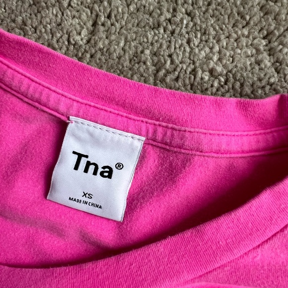 Aritzia Pink Crop Top - Picture 3 of 3